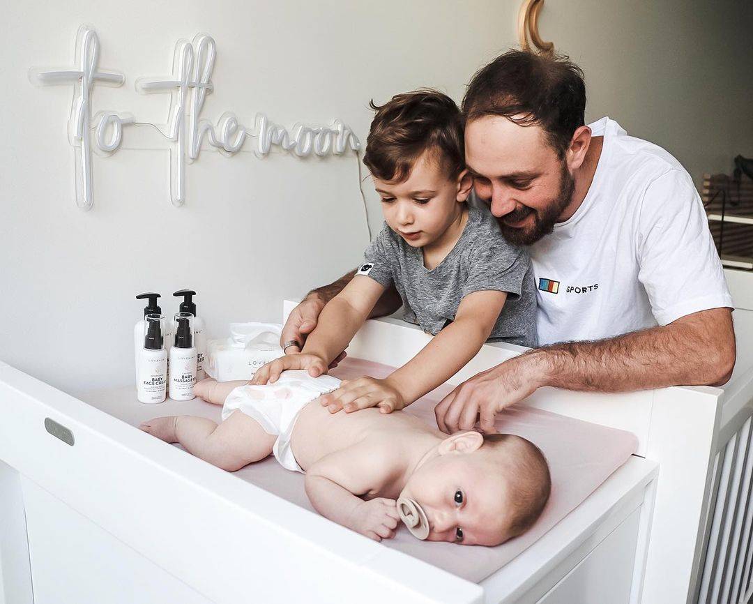 Safety tips for bathing and changing your baby - IKEA